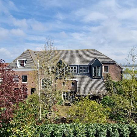 Appartement Waar Maas & Waal..... à Woudrichem Extérieur photo