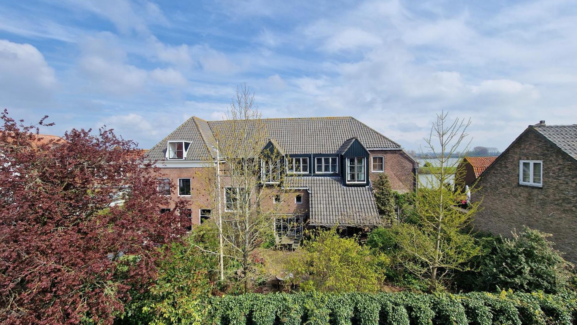 Appartement Waar Maas & Waal..... à Woudrichem Extérieur photo